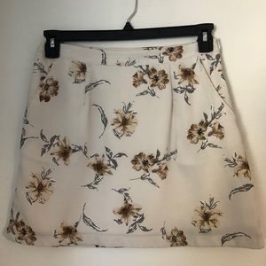 Sadie & Sage cream miniskirt